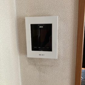 「防犯機器」設置事業の一環で”カメラ付きインターホンの設置対…