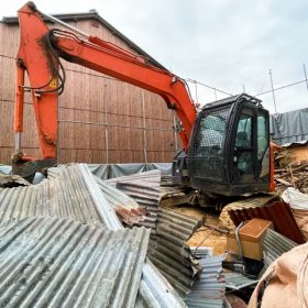 家屋の「解体工事」は一見単純そうに見えて、法的・安全・契約…